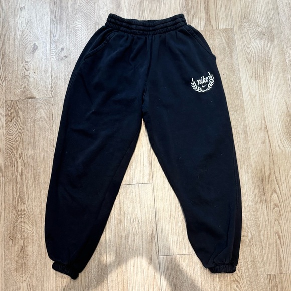 Nike Black Kids Sweatpants - Picture 1 of 3
